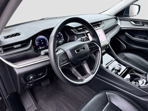 Used 2022 Jeep Grand Cherokee L Limited image 5