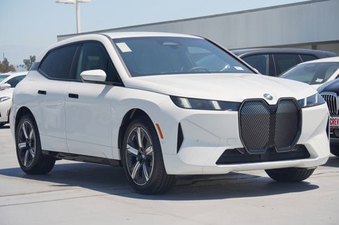 New 2026 BMW iX xDrive45 w/ Premium Package image 3