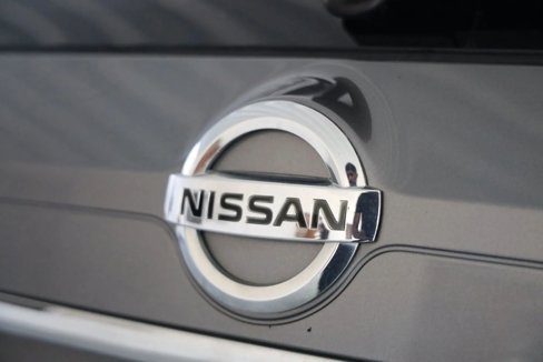 Used 2018 Nissan Rogue SV w/ Premium Package image 17