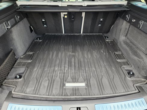 New 2026 Land Rover Range Rover Velar Dynamic SE image 32