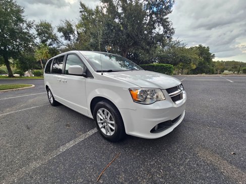 Used 2019 Dodge Grand Caravan SXT image 2