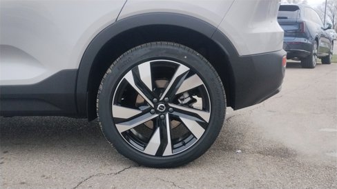 New 2025 Volvo XC40 B5 Ultra w/ Climate Package image 28
