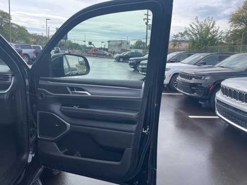 New 2025 Jeep Wagoneer 4WD image 18