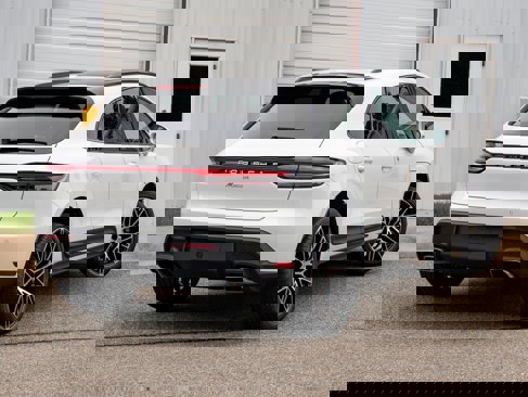 New 2026 Porsche Macan image 9