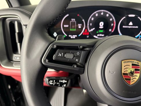 New 2026 Porsche Cayenne S image 37