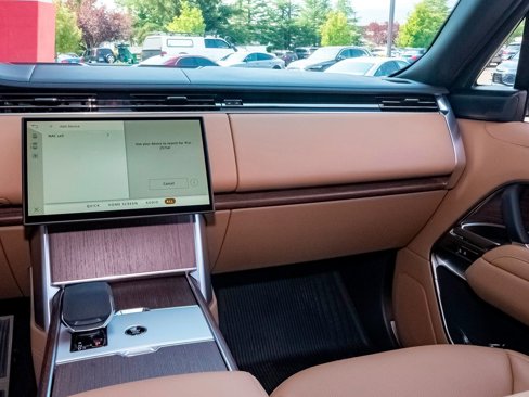 New 2025 Land Rover Range Rover SE image 40