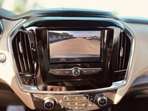 Used 2023 Chevrolet Traverse LS image 24