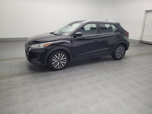 Used 2024 Nissan Kicks SV image 2