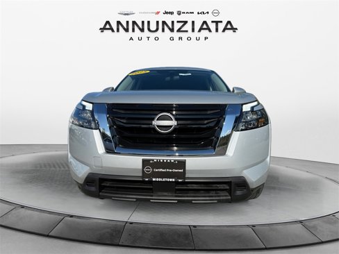 Used 2025 Nissan Pathfinder SV image 8