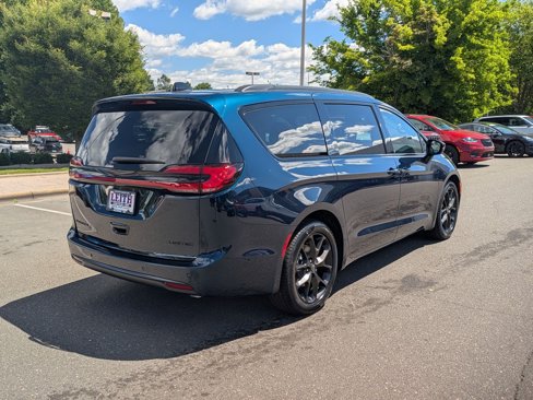 New 2025 Chrysler Pacifica Limited image 5