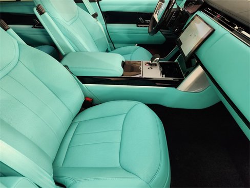 New 2025 Land Rover Range Rover SE image 3