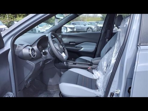 Used 2024 Nissan Kicks SR w/ SR Premium Package image 14