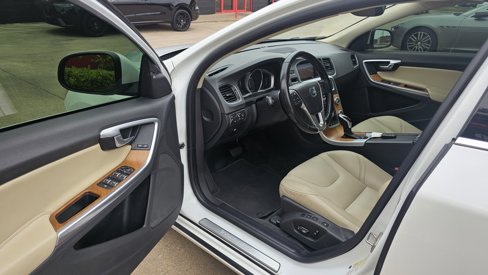 Used 2018 Volvo S60 T5 Inscription Platinum image 22