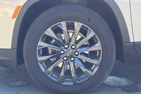 Used 2023 Chevrolet Traverse RS image 13