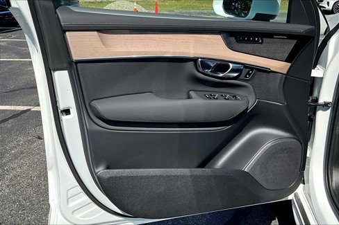 New 2026 Volvo XC90 B5 Plus image 11