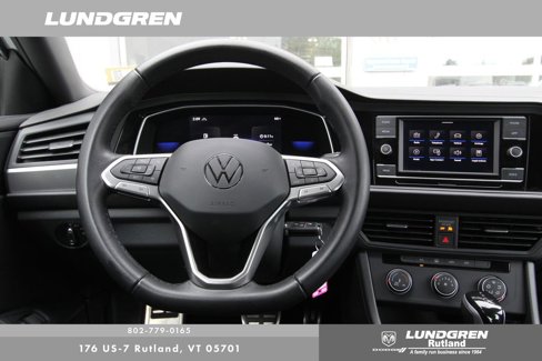 Used 2023 Volkswagen Jetta Sport image 5