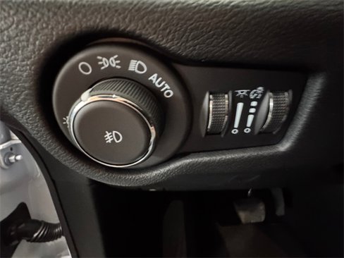 New 2026 Chrysler Pacifica Select image 24