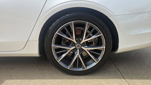 Used 2018 Volvo S90 T5 Momentum w/ Convenience Package image 16