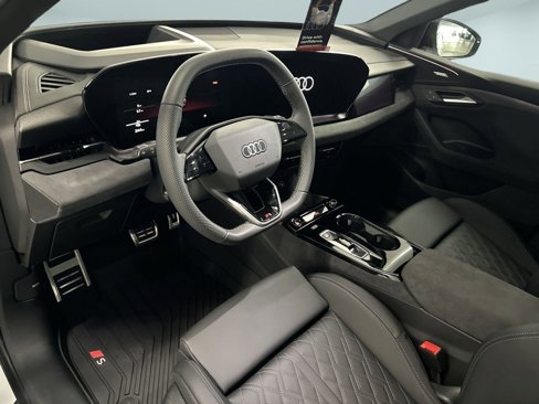 New 2025 Audi SQ6 e-tron Prestige image 4