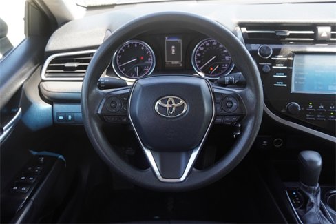 Used 2018 Toyota Camry LE image 15