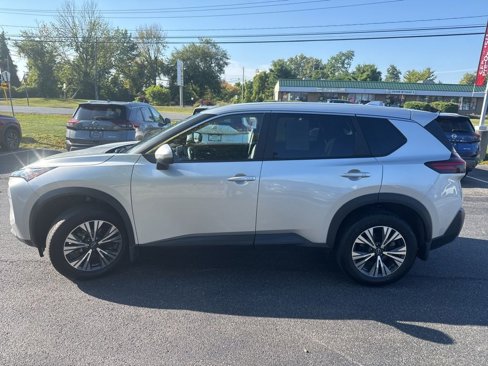 Used 2023 Nissan Rogue SV image 6