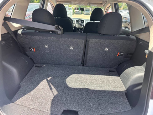 Used 2017 Nissan Versa Note SV image 6