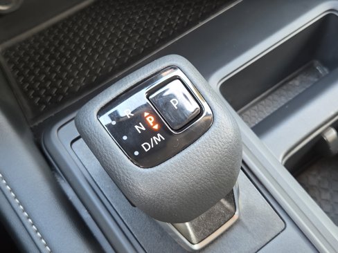 Used 2025 Nissan Pathfinder S image 17
