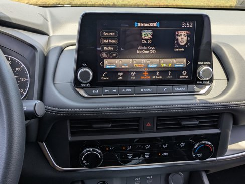 New 2025 Nissan Rogue S image 13