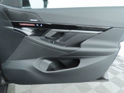 Used 2025 BMW 530i w/ Premium Package image 27