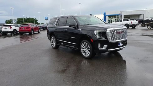 Used 2024 GMC Yukon Denali w/ Advanced Technology Package image 2