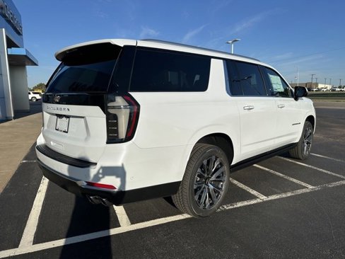 New 2026 Chevrolet Suburban High Country image 6