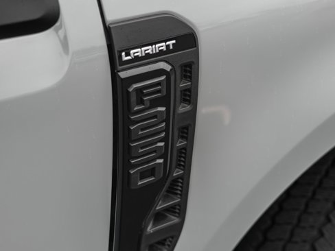 Used 2025 Ford F250 Lariat w/ Lariat Ultimate Package image 5