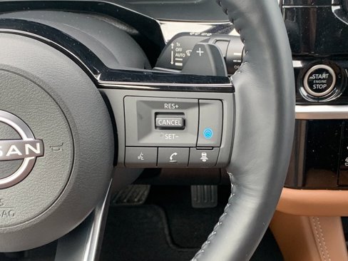Used 2024 Nissan Pathfinder Platinum image 14