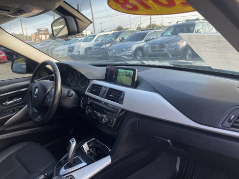 Used 2018 BMW 320i xDrive Sedan image 14