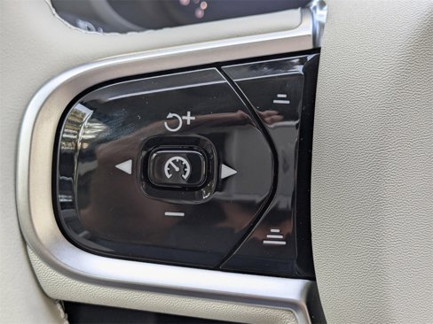 New 2026 Volvo XC60 B5 Ultra w/ Protection Package Premier image 28