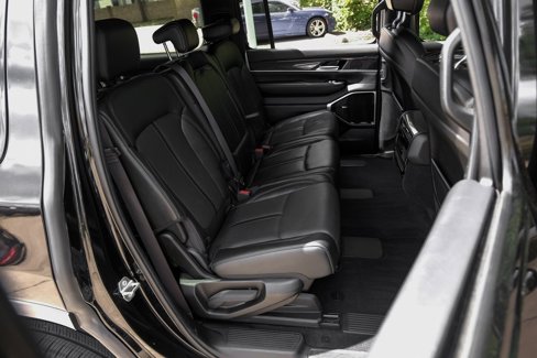 Used 2022 Jeep Wagoneer Series III w/ Premium Group I image 48