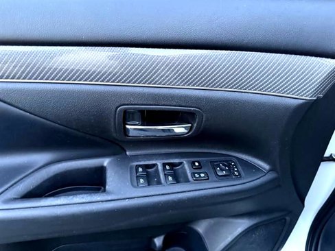 Used 2020 Mitsubishi Outlander SEL image 26