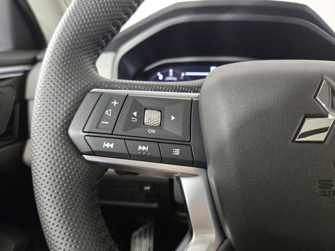 New 2025 Mitsubishi Outlander SEL image 15