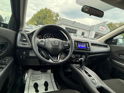 Used 2020 Honda HR-V LX image 37