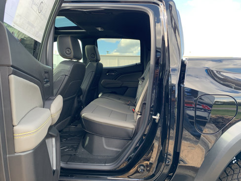New 2026 Chevrolet Colorado ZR2 w/ Technology Package image 7
