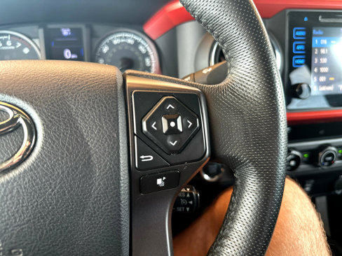 Used 2017 Toyota Tacoma TRD Off-Road image 64