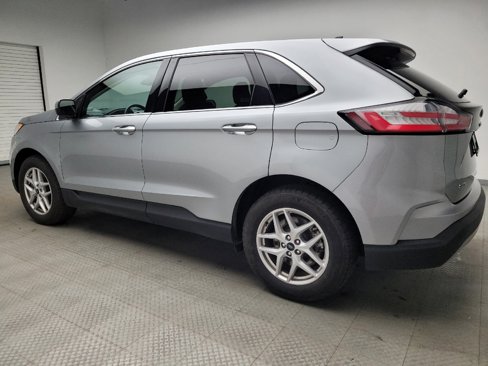 Used 2024 Ford Edge SEL image 3