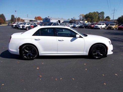 Used 2022 Chrysler 300 Touring L w/ Popular Equipment Group image 12
