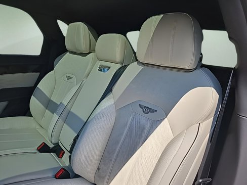 New 2024 Bentley Bentayga Extended Wheelbase image 28