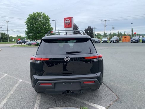 New 2025 Nissan Pathfinder SV w/ SV Premium Package image 6