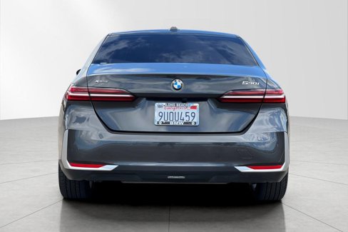 Used 2024 BMW 530i xDrive w/ Premium Package image 5