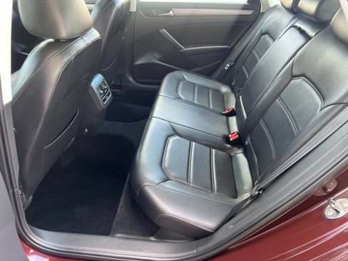 Used 2014 Volkswagen Passat 1.8T SE image 28