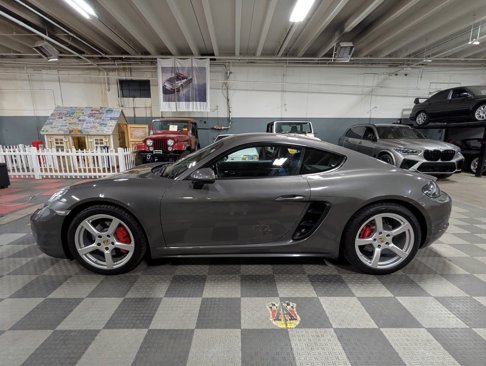 Used 2018 Porsche 718 Cayman S w/ Sport Chrono Package image 15