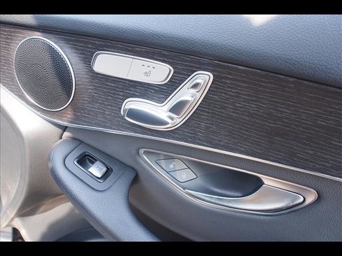 Used 2021 Mercedes-Benz GLC 300 4MATIC image 13