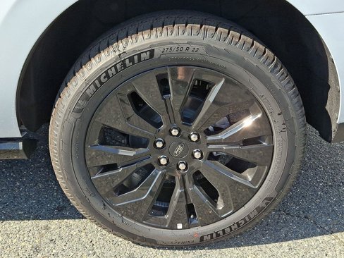 New 2025 Ford Expedition Platinum w/ Stealth Appearance Package image 5